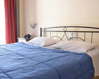 Sidra Hotel - Hydra - غرفة نوم