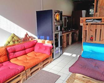 Fox-box Apt. Dresden - Dresden - Living room