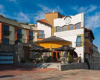 Sándor Hotel - Pécs - Building