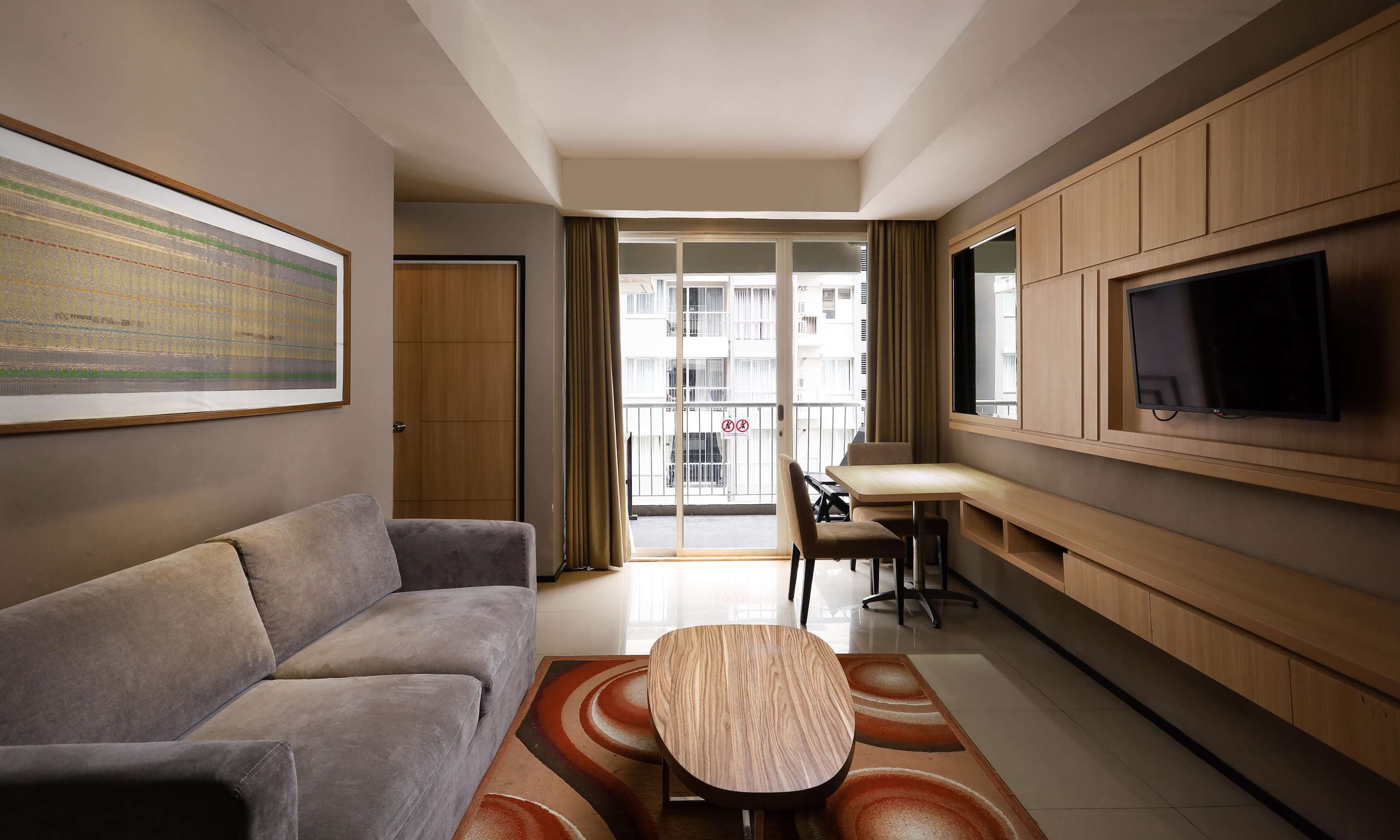 جولدن تيوليب باليكبابان هوتل آند سويتس