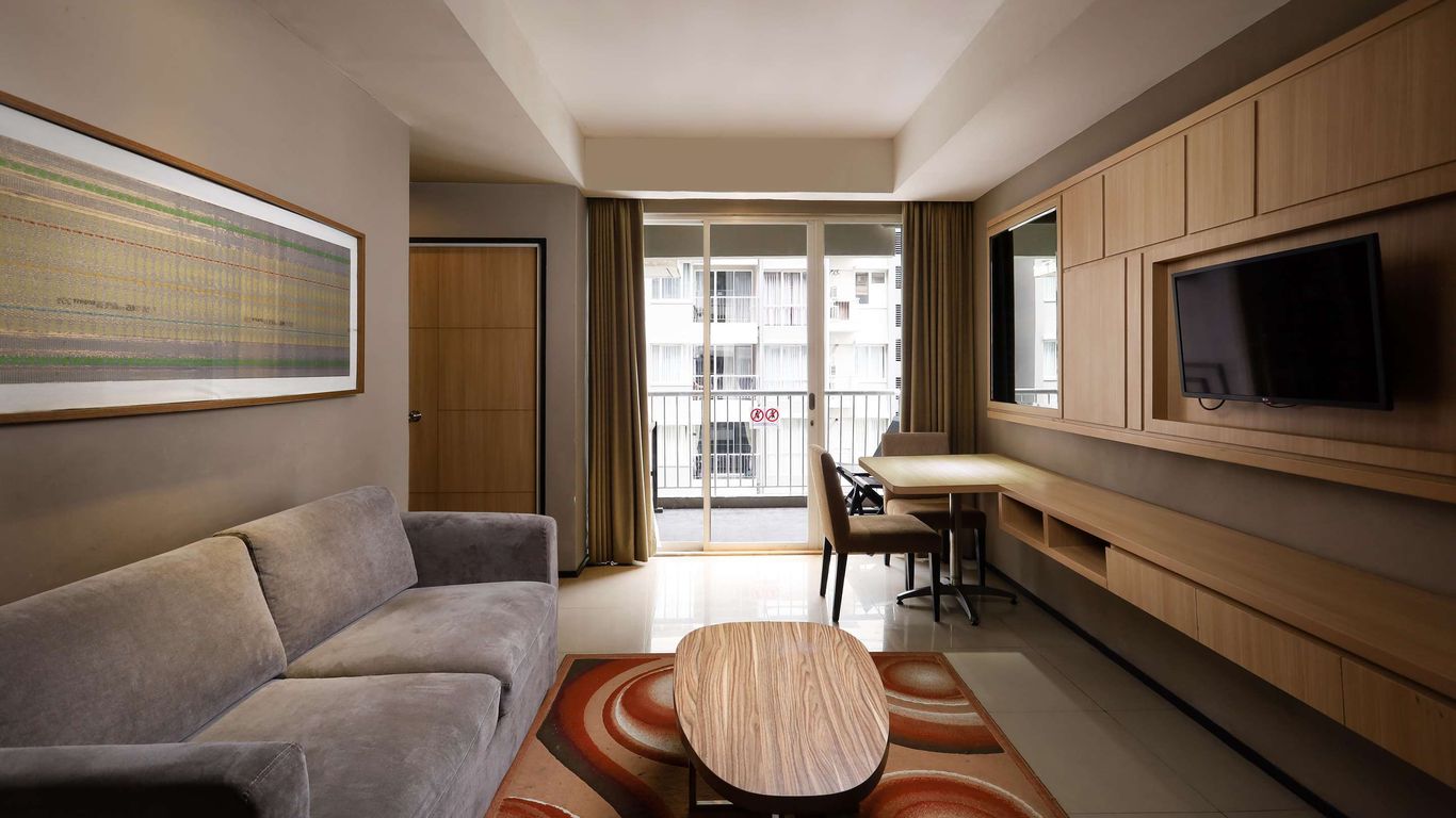 جولدن تيوليب باليكبابان هوتل آند سويتس