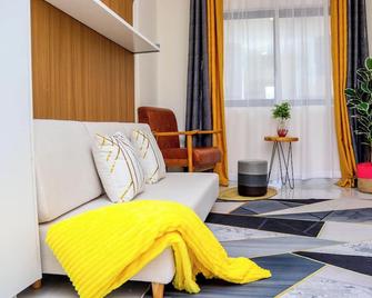 Kingbed Privatee Fastwifi Tv Ensuite - Nairobi - Pokój dzienny
