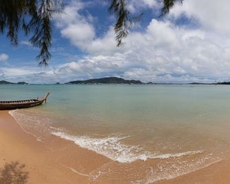 أوشالونج فيلا ريزورت آند سبا - Chalong - شاطئ