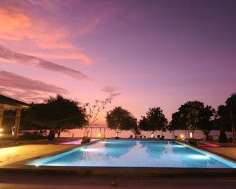 Sylvia Resort Komodo Labuan Bajo - Labuan Bajo - Piscina