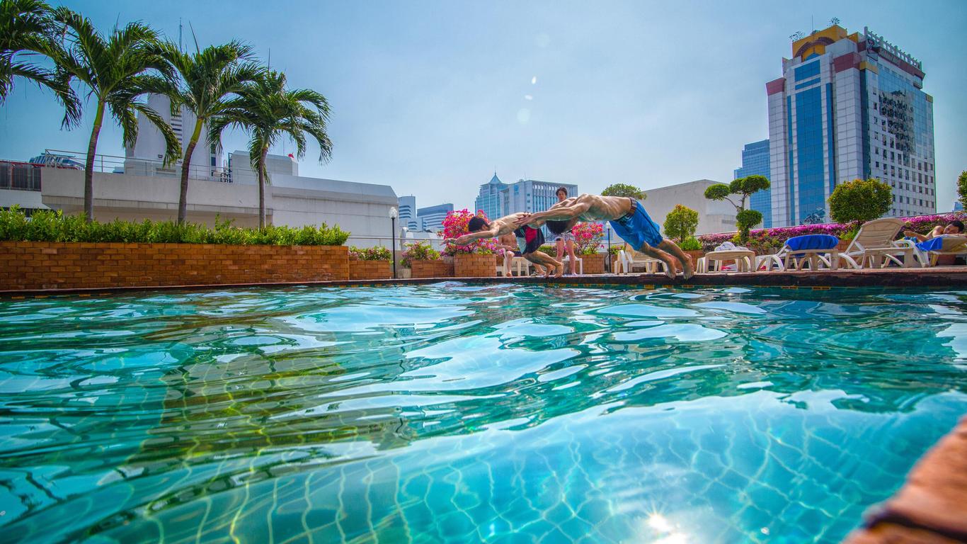 رويال بينجا هوتل