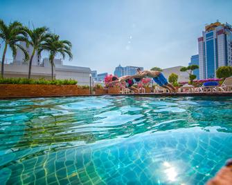 Royal Benja Hotel - Bangkok - Pool
