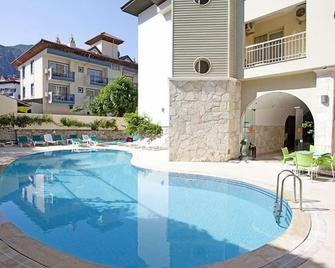 Miray Hotel - İçmeler - Pool