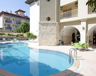 Miray Hotel - İçmeler - Pool
