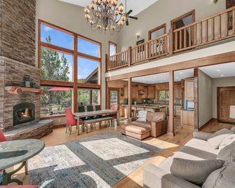 Rustic Pine- Secluded Mountain Retreat Near Zion National Park - Orderville - Sala de estar