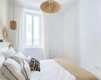 Bright 47 M2 With Nice Terrace Hypercenter - Marseille - Chambre