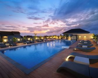 أستر أبارتمنت بالي - North Kuta - حوض السباحة