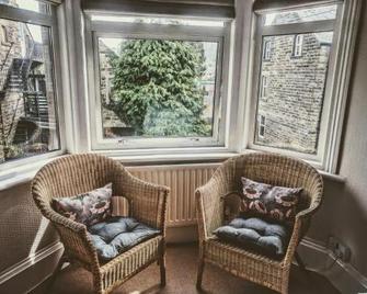 Avenue House - Bakewell - Living room