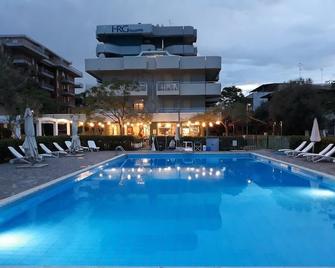 Hotel Residenza Giardino - Bellaria-Igea Marina - Piscina