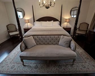 Arrowstone Farmhouse in Historic Old Town - Niagara-on-the-Lake - Bedroom