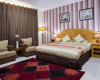 Safeer Plaza Hotel - Muscat - Bedroom