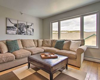 Cozy Montana Condo With Walk to Big Sky - Big Sky - Sala de estar