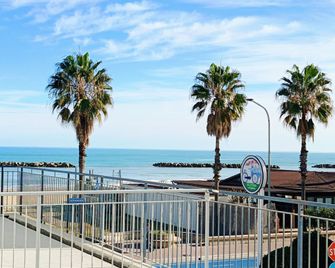 Lido Rooms And Apartments - Fermo - Balkon