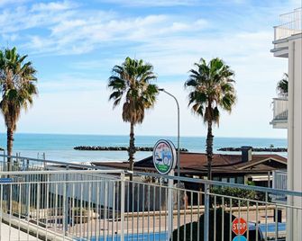 Lido Rooms And Apartments - Fermo - Балкон