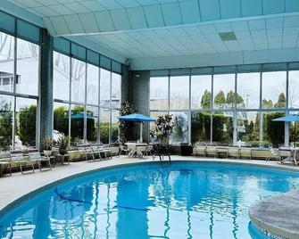 Shoreway Acres Inn & Cape Cod Lodging - Falmouth - Piscina