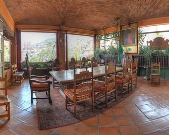 Posada de la Mision, Hotel Museo y Jardin - Taxco - Eetruimte
