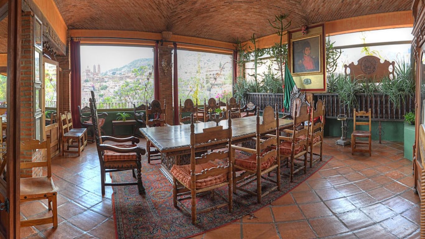 Posada de la Mision, Hotel Museo y Jardin