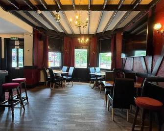 OYO The Watermans Arms Hersham - Walton-on-Thames - Restaurant