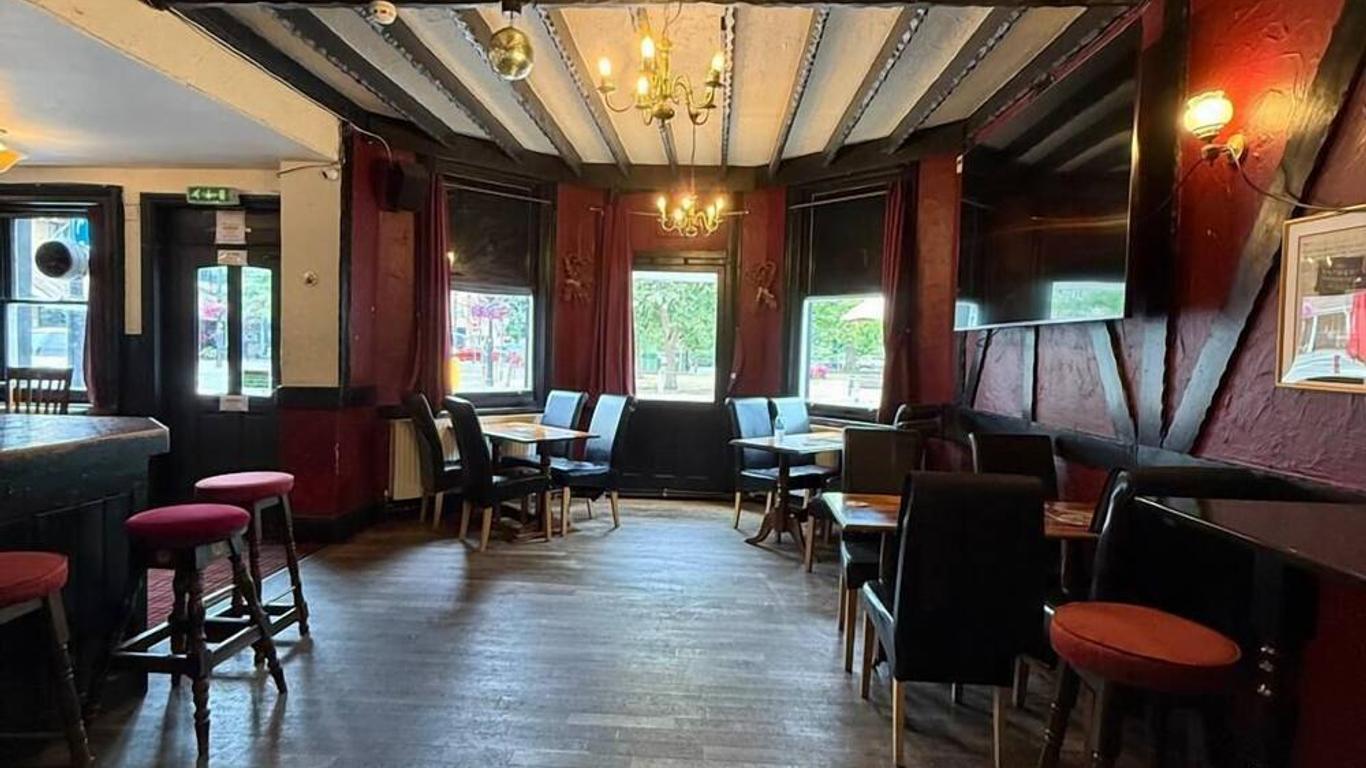 OYO The Watermans Arms Hersham