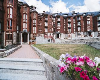 The Nest On The Slopes / The Nest On The Slopes - Valtournenche - Edificio