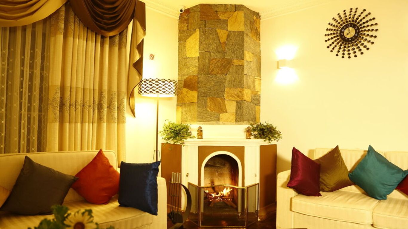 藍色草甸 - 努沃勒埃利耶飯店