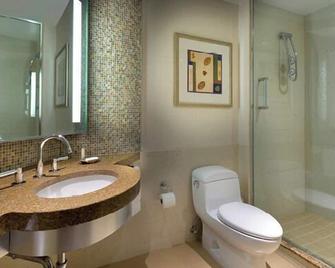 The Tower At Turning Stone Resort Casino - Verona