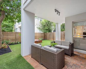 Contemporary Comfy ~ 2Bed/2Bath/1Car ~ Hawthorne - Hawthorne - 파티오
