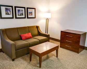 Comfort Inn Redding Near I-5 - Redding - Olohuone