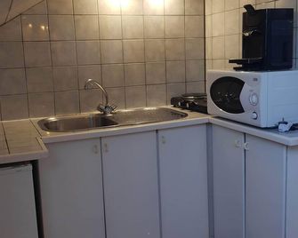 Petit studio la madeleine - Nantes - Küche