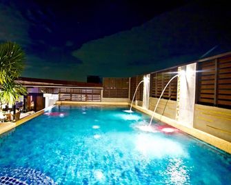 Eurna Resort - Bangkok - Piscina