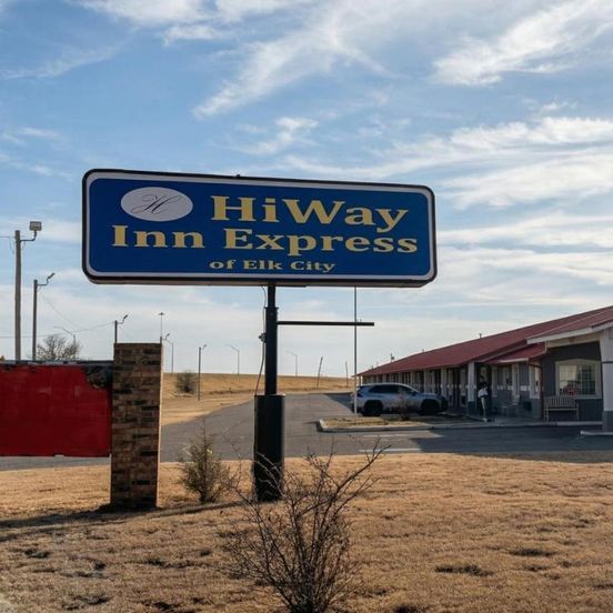 Hiway Inn Express Elk City Route 66 image 1
