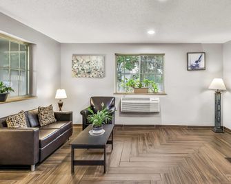 Super 8 by Wyndham East Stroudsburg/Poconos - East Stroudsburg - Lobby