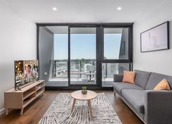 Domi Serviced Apartments - Glen Waverley - Living room