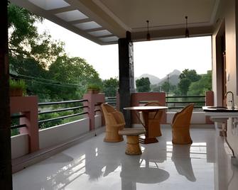 The Royale Country Retreat - Udaipur - Balcón