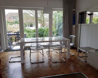 Charming house available for Short-term rental in Brussels - Hoeilaart - Salle à manger