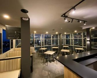 Giluxe Hotel - Pereira - Restaurant