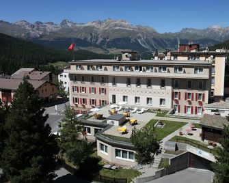 Hotel Bernina - פונטרסינה - בניין