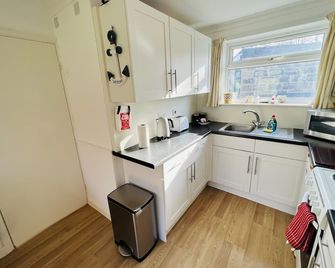 2 Bedroom Chalet SB177, Sandown, Isle of Wight - Sandown - Cuisine