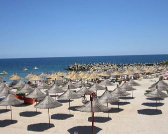 Semiramis Hotel - Saturn - Strand