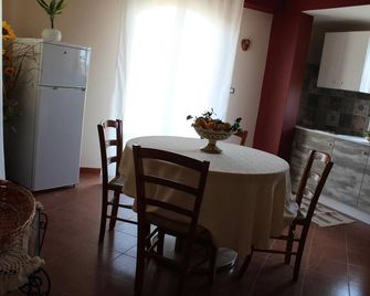 Vista Mare Apartments - Giardini Naxos - Essbereich