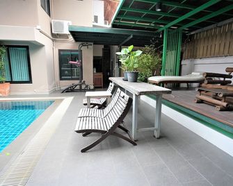 Baan Tanwa - Mrt Ratchadapisek Exit 1 Or 2 - Bangkok - Pool