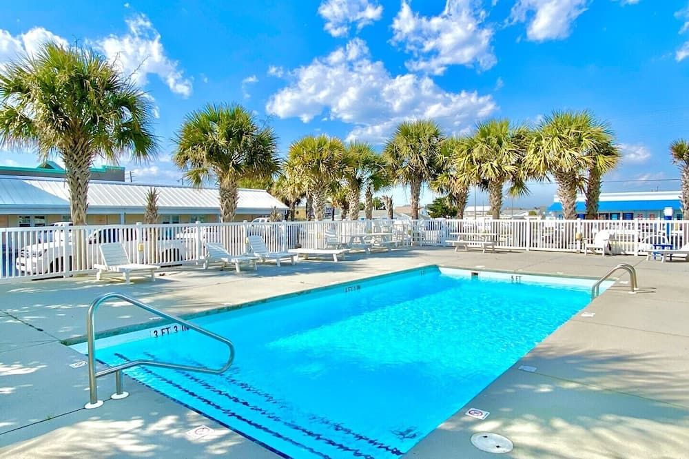 Pet-friendly - Pool - 3 Blocks to Beach! Unit 304 - Atlantic Beach - Bazén
