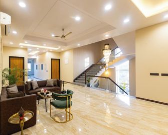 Abhinandan Farm by Elivaas - Āmer - Lobby