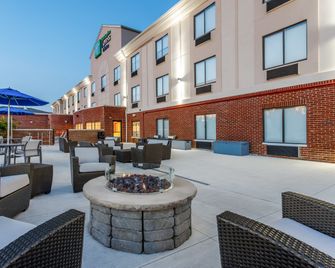Holiday Inn Express & Suites Lancaster By IHG - Lancaster - Servicio de la propiedad