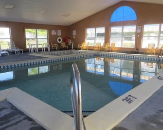 貝爾斯旋律汽車旅館 - 麥基諾市 - 麥基諾城 - 游泳池