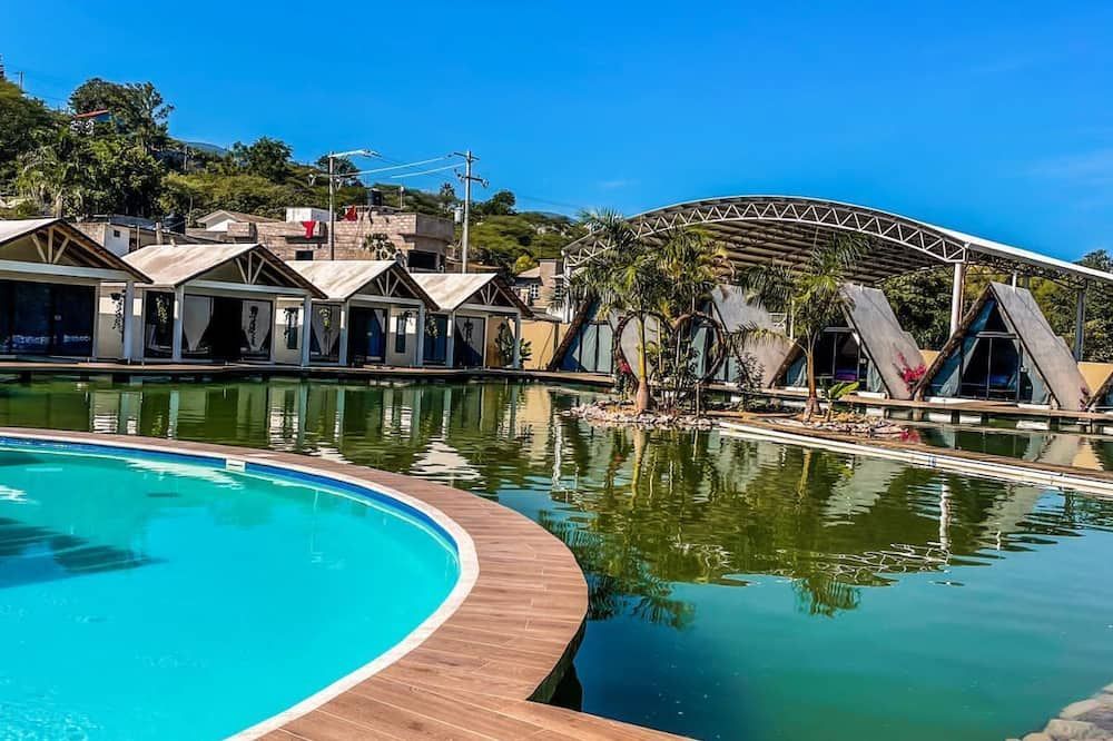 Rio Hotel Y Glamping - Jalpan - Piscina